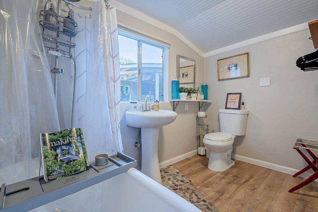 Cute Peaceful Tiny House Getaway W Backyard - Low Summer Rates! Тусон Екстериор снимка