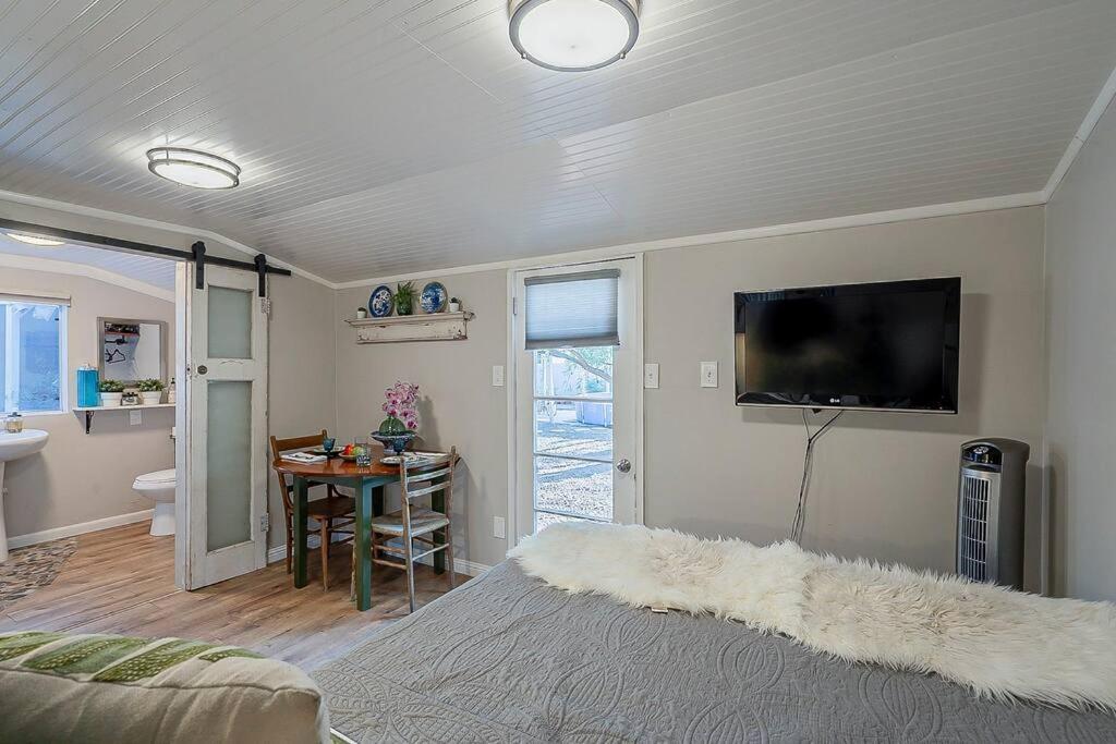 Cute Peaceful Tiny House Getaway W Backyard - Low Summer Rates! Тусон Екстериор снимка